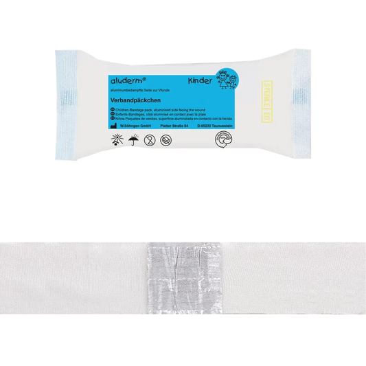 aluderm® Kinder Verbandpäckchen klein mit aluminiumbedampfter Wundauflage, ideal für oberflächliche Verletzungen bei Kindern.