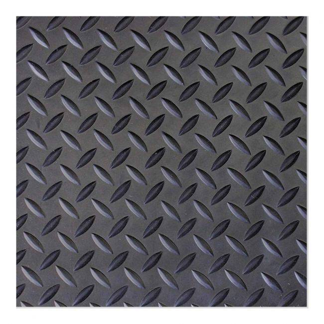 Arbeitsplatzmatte DIAMANT mit rutschhemmendem Diamant-Profil aus Naturgummi, ideal für ergonomische Steharbeitsplätze im Büro oder Industrie.
