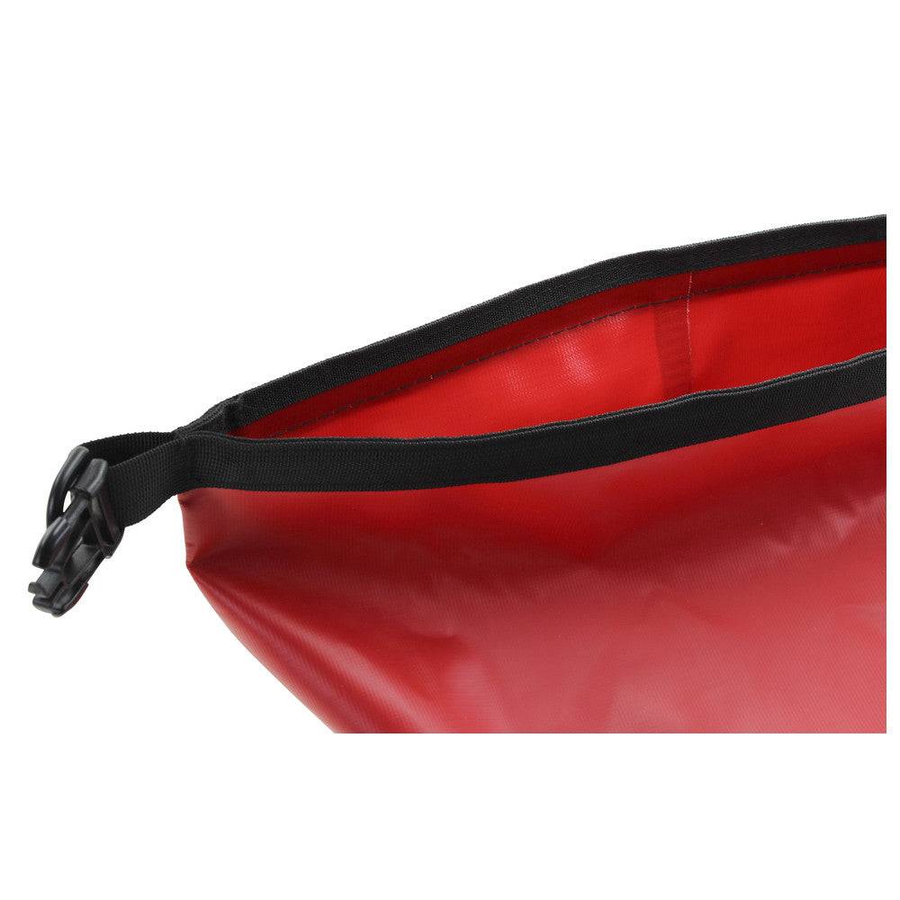 Offene Oberkante des roten Dönges Packsack Seal-D, 15 l, zeigt wasserdichte Rollverschluss-Konstruktion für optimalen Schutz bei Nässe.