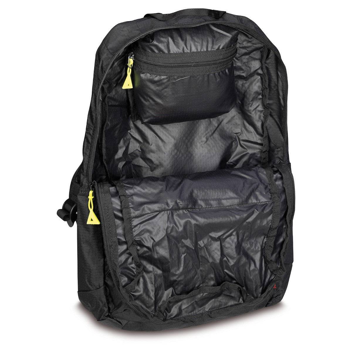 Innenansicht des PAX exPAXable Daypack mit geräumigem Hauptfach und integrierter Innentasche, ideal für Freizeit und Reisen.
