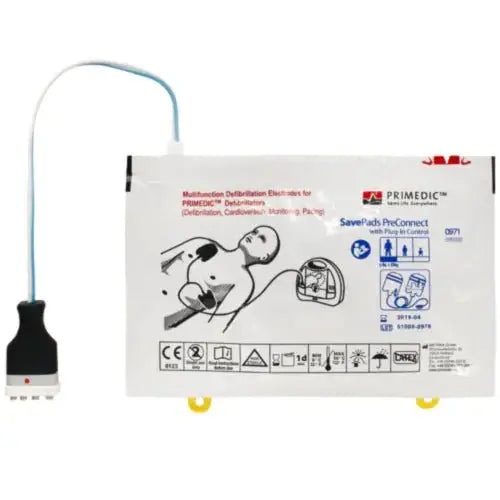 Primedic SavePads PreConnect – Zuverlässige Defibrillator-Elektroden für Erwachsene und Kinder mit Abbildung zur Anwendung am AED-Gerät.