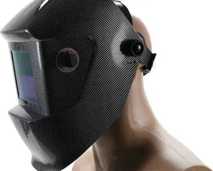 Automatisch verdunkelnder Schweißerhelm BGS 3516 im Carbonlook – für alle Schweißverfahren. Mit großem Sichtfeld & Solarzellen. Jetzt bei Medasi.shop entdecken!